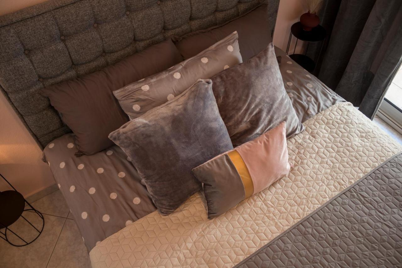 Silene Luxury Apartment Néa Péramos エクステリア 写真